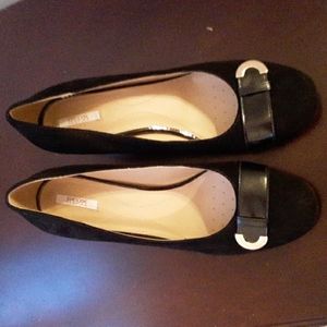 GEOX RESPIRA Suede Leather Black Pumps with Patent leather & Goldtone Trim Shoes